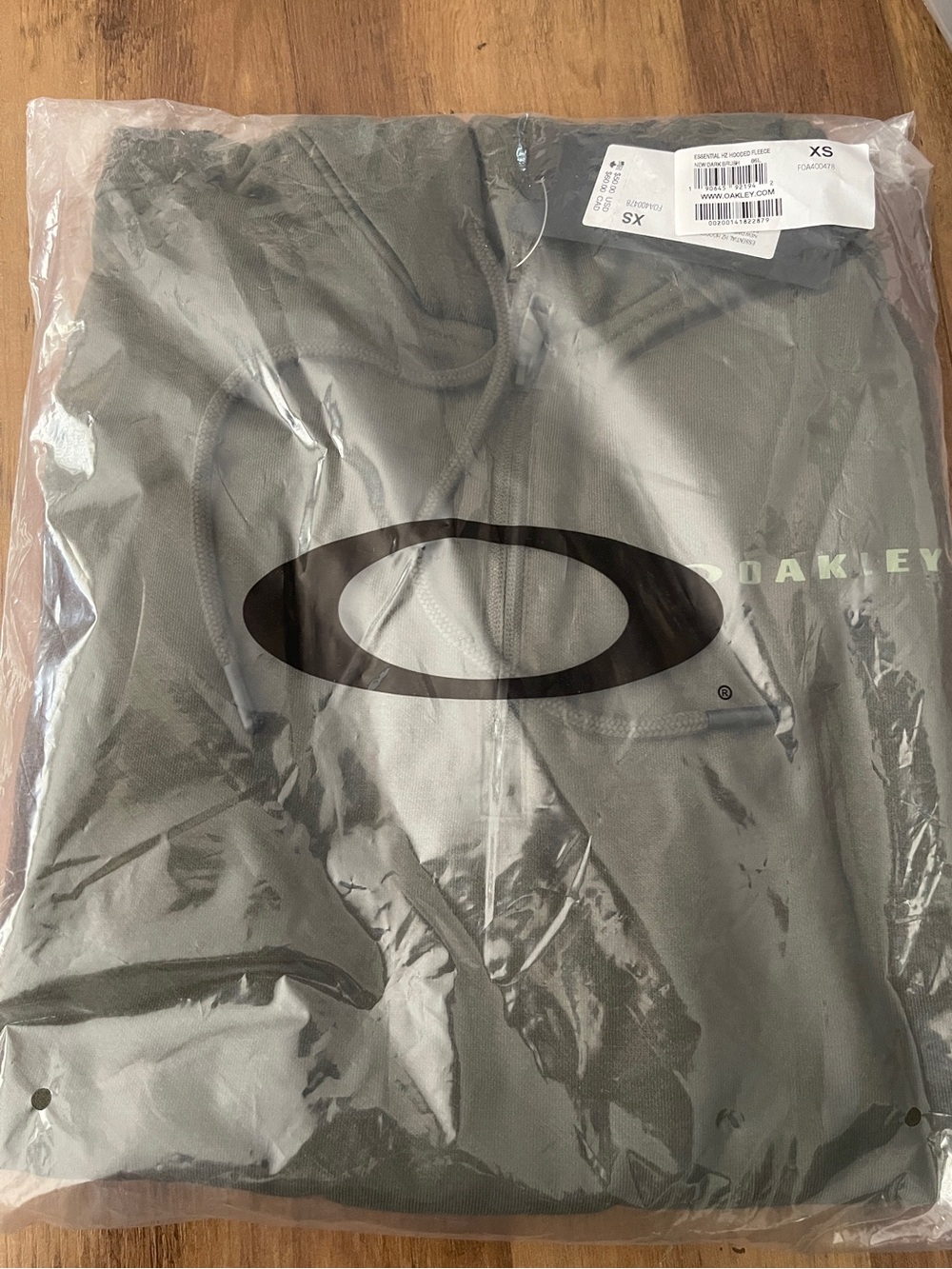 Oakley Essential Pullover Hoodie XS b14